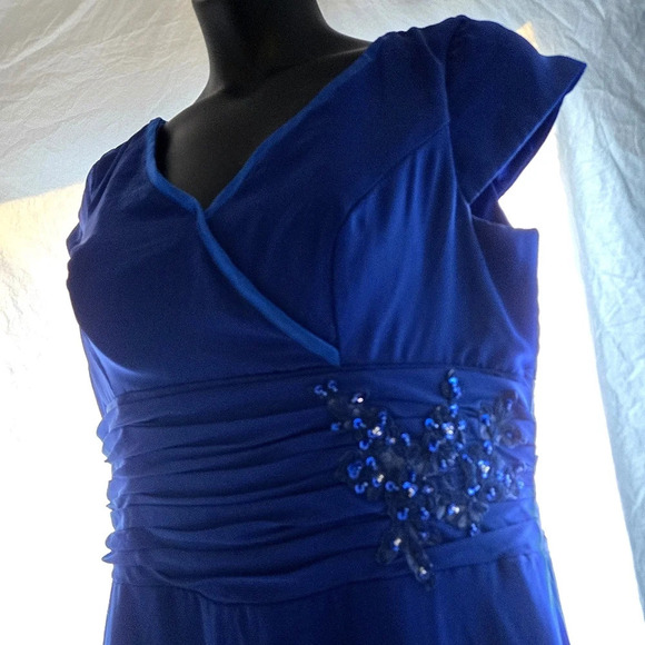Gorgeous Blue Goddess Dress NWT - Picture 5 of 14